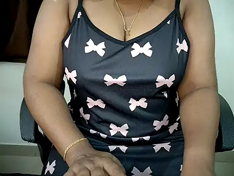 Snapshot of MALLU_WAVEZZZ chatting on May 22, 2026, 2:37 pm MALLU WAVEZZZ online show from May 22, 2026, 2:37 pm