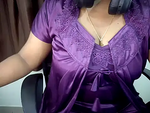 Snapshot of MALLU_WAVEZZZ chatting on June 2, 2026, 3:23 pm MALLU WAVEZZZ online show from June 2, 2026, 3:23 pm