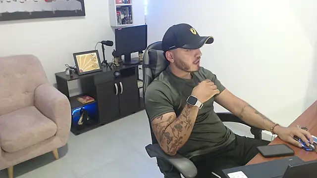 Snapshot of Thiago_420 chatting on May 25, 2026, 11:03 pm Thiago 420 online show from May 25, 2026, 11:03 pm