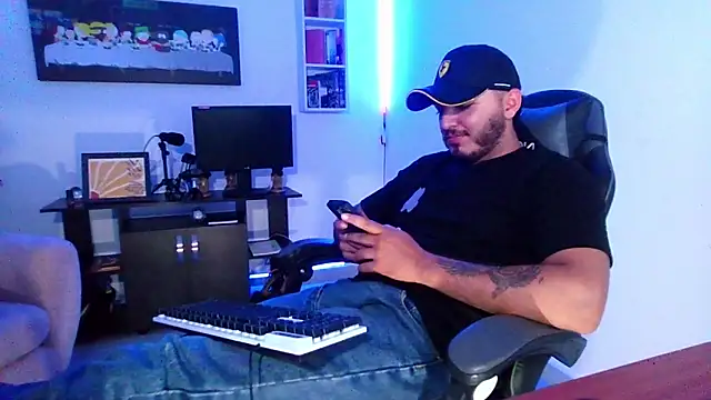 Snapshot of Thiago_420 chatting on May 15, 2026, 11:25 pm Thiago 420 online show from May 15, 2026, 11:25 pm