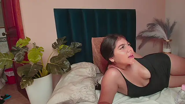 AlexandraCruzz online show from May 14, 2026, 9:12 pm