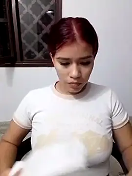 Snapshot of KaseyRosse chatting on June 30, 2026, 1:38 am KaseyRosse online show from June 30, 2026, 1:38 am