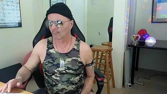 hotdadbod online show from March 20, 2025, 8:40 pm