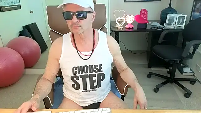 hotdadbod online show from February 12, 2026, 9:36 pm