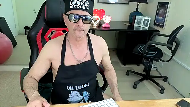 hotdadbod online show from September 18, 2025, 8:45 pm