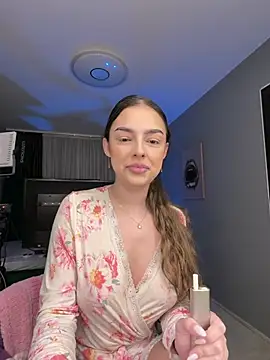 ScarletColesX online show from May 26, 2026, 9:13 pm