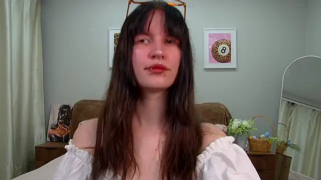 VivianCaro online show from May 14, 2026, 8:22 am