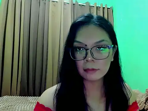 Snapshot of mamacitttaa chatting on May 19, 2026, 11:39 am mamacitttaa online show from May 19, 2026, 11:39 am