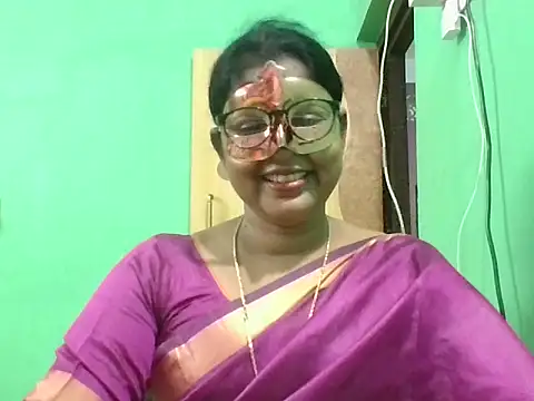 Snapshot of Kavya17 chatting on June 5, 2026, 6:13 pm Kavya17 online show from June 5, 2026, 6:13 pm
