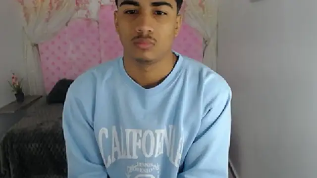 Snapshot of oliver-parker chatting on June 20, 2026, 12:10 pm oliver-parker online show from June 20, 2026, 12:10 pm