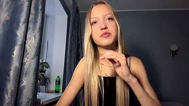 Snapshot of NievesHackey chatting on June 19, 2026, 3:07 pm NievesHackey online show from June 19, 2026, 3:07 pm