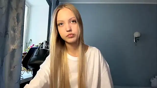 Snapshot of NievesHackey chatting on June 9, 2026, 1:34 pm NievesHackey online show from June 9, 2026, 1:34 pm
