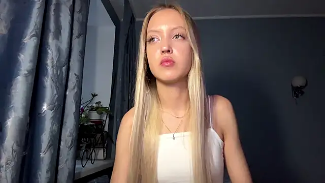 Snapshot of NievesHackey chatting on June 17, 2026, 3:11 pm NievesHackey online show from June 17, 2026, 3:11 pm