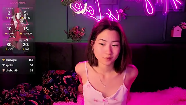 Snapshot of Runi_Asian chatting on June 22, 2026, 3:25 am Runi Asian online show from June 22, 2026, 3:25 am