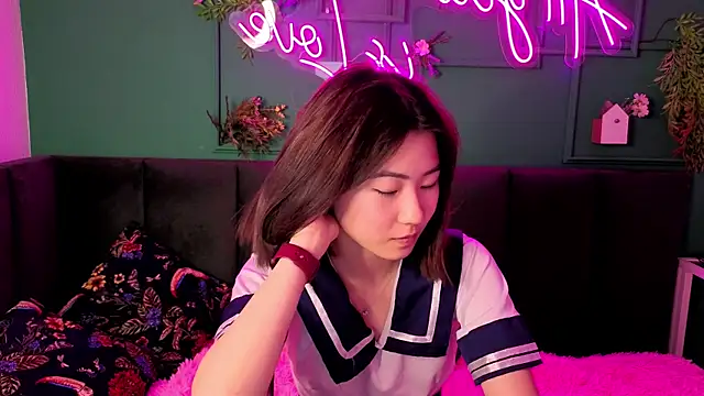 Snapshot of Runi_Asian chatting on June 14, 2026, 2:35 am Runi Asian online show from June 14, 2026, 2:35 am