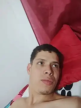 Snapshot of Monolatino chatting on June 19, 2026, 1:11 am Monolatino online show from June 19, 2026, 1:11 am