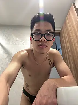 TienMinh233 online show from May 14, 2026, 10:56 am