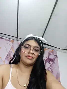 Snapshot of luxuryluna chatting on June 15, 2026, 12:12 am luxuryluna online show from June 15, 2026, 12:12 am