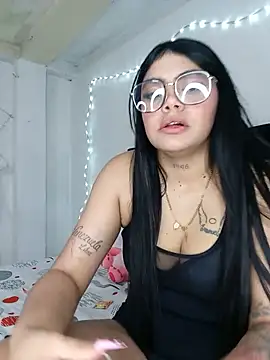 Snapshot of luxuryluna chatting on July 2, 2026, 12:33 am luxuryluna online show from July 2, 2026, 12:33 am