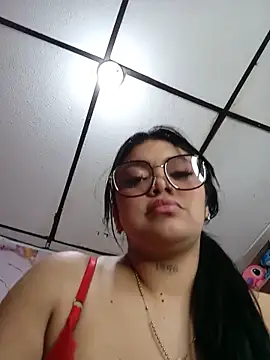 Snapshot of luxuryluna chatting on June 21, 2026, 9:53 pm luxuryluna online show from June 21, 2026, 9:53 pm