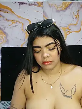 Snapshot of luxuryluna chatting on May 15, 2026, 11:25 pm luxuryluna online show from May 15, 2026, 11:25 pm