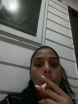 Snapshot of Saray_queen1 chatting on July 2, 2026, 12:11 am Saray queen1 online show from July 2, 2026, 12:11 am