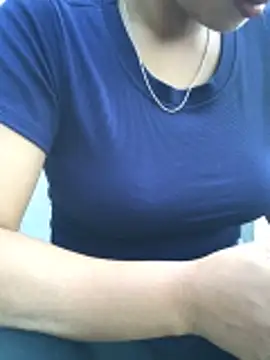 Snapshot of Mirra-a chatting on May 26, 2026, 11:47 pm Mirra-a online show from May 26, 2026, 11:47 pm