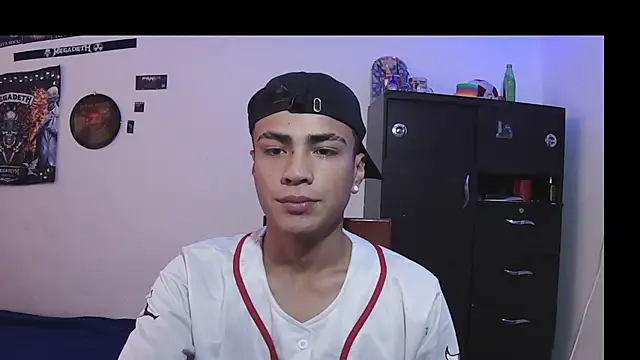 Snapshot of Fenix_hardcock chatting on June 19, 2026, 4:24 pm Fenix hardcock online show from June 19, 2026, 4:24 pm