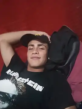 Snapshot of Fenix_hardcock chatting on June 14, 2026, 7:53 am Fenix hardcock online show from June 14, 2026, 7:53 am