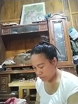 Caily-ly online show from May 27, 2026, 4:31 am