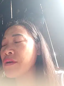 Caily-ly online show from May 26, 2026, 11:03 pm