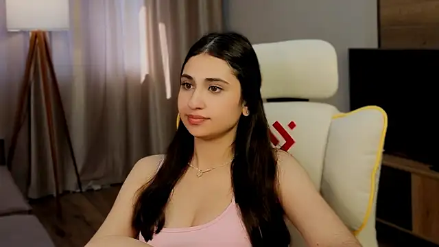 honeylanaa online show from June 5, 2026, 6:52 am