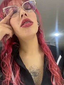 Snapshot of MeraSecretXXX chatting on June 7, 2026, 1:05 pm MeraSecretXXX online show from June 7, 2026, 1:05 pm