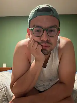Snapshot of FrancBastien chatting on May 25, 2026, 3:17 am FrancBastien online show from May 25, 2026, 3:17 am