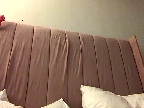 Snapshot of stonettequeenn chatting on May 26, 2026, 5:49 am stonettequeenn online show from May 26, 2026, 5:49 am