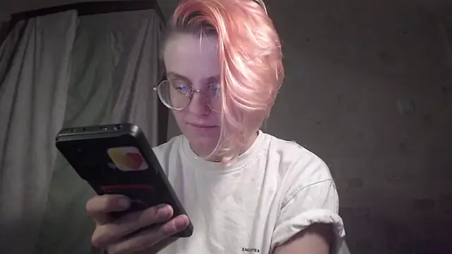 Snapshot of __Freya___ chatting on July 16, 2026, 5:43 pm Freya online show from July 16, 2026, 5:43 pm