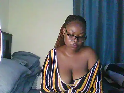 Snapshot of Sexy-Mish chatting on June 17, 2026, 4:34 am Sexy-Mish online show from June 17, 2026, 4:34 am