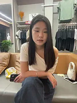 yu598188 online show from May 15, 2026, 12:14 pm