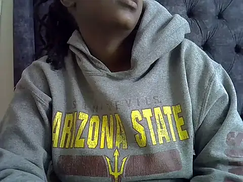 Snapshot of Ebony_dezires chatting on June 19, 2026, 9:37 am Ebony dezires online show from June 19, 2026, 9:37 am