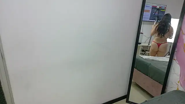 Snapshot of ObsessionRoom chatting on July 3, 2026, 12:33 pm ObsessionRoom online show from July 3, 2026, 12:33 pm