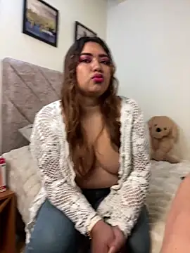 Snapshot of CurvyLolaX chatting on June 12, 2026, 1:09 pm CurvyLolaX online show from June 12, 2026, 1:09 pm