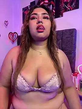 Snapshot of CurvyLolaX chatting on June 18, 2026, 1:38 pm CurvyLolaX online show from June 18, 2026, 1:38 pm
