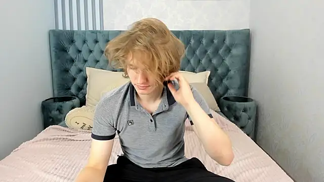 Snapshot of FinnBev chatting on June 17, 2026, 8:41 pm FinnBev online show from June 17, 2026, 8:41 pm