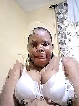Snapshot of Azizzah chatting on May 17, 2026, 2:50 pm Azizzah online show from May 17, 2026, 2:50 pm