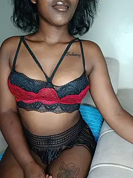spicelovena online show from May 15, 2026, 8:07 pm