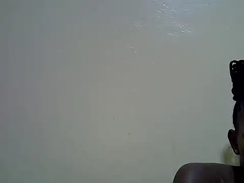 petite bunnie online show from May 27, 2026, 3:52 pm