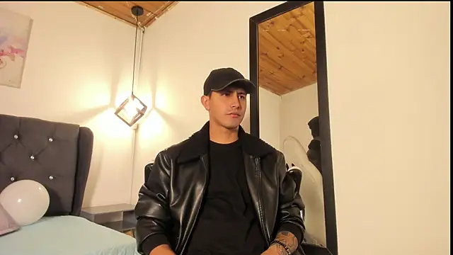 Snapshot of marcos_vieyra chatting on July 8, 2026, 7:47 pm marcos vieyra online show from July 8, 2026, 7:47 pm
