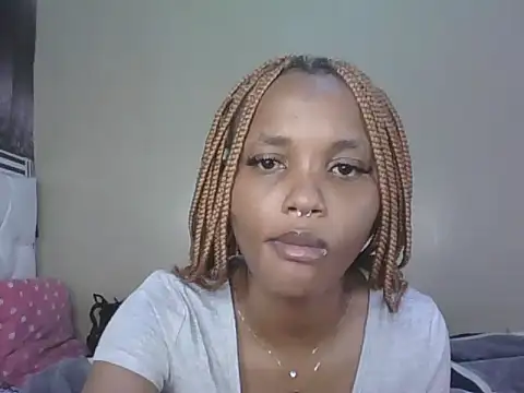Snapshot of PrettyT5 chatting on June 16, 2026, 11:10 am PrettyT5 online show from June 16, 2026, 11:10 am