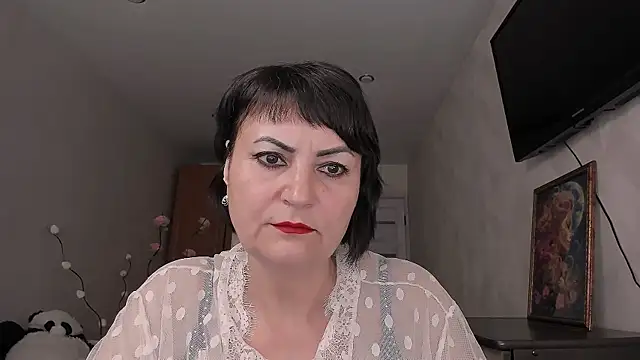 Snapshot of Helen_Beller chatting on June 11, 2026, 10:23 am Helen Beller online show from June 11, 2026, 10:23 am