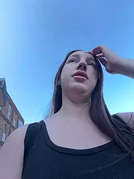 DoloresXO online show from July 13, 2026, 4:06 pm
